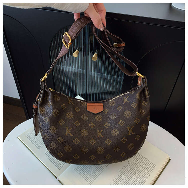 Fashion Women Designer Bag Shoulder Bags Letter Printed 2025 New Large Capacity Dumpling Single Shoulder Crossbody Bag