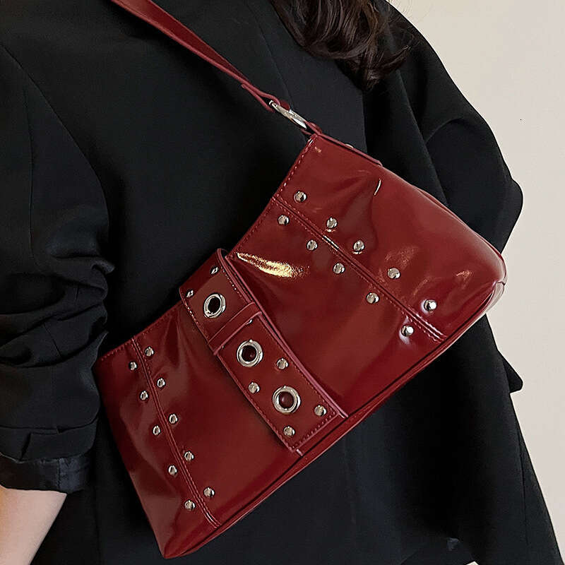 2025 New Korean Style Casual Large Capacity Underarm for Women Simple Commuter Tote Soft Designer Bags Shoulder Bag