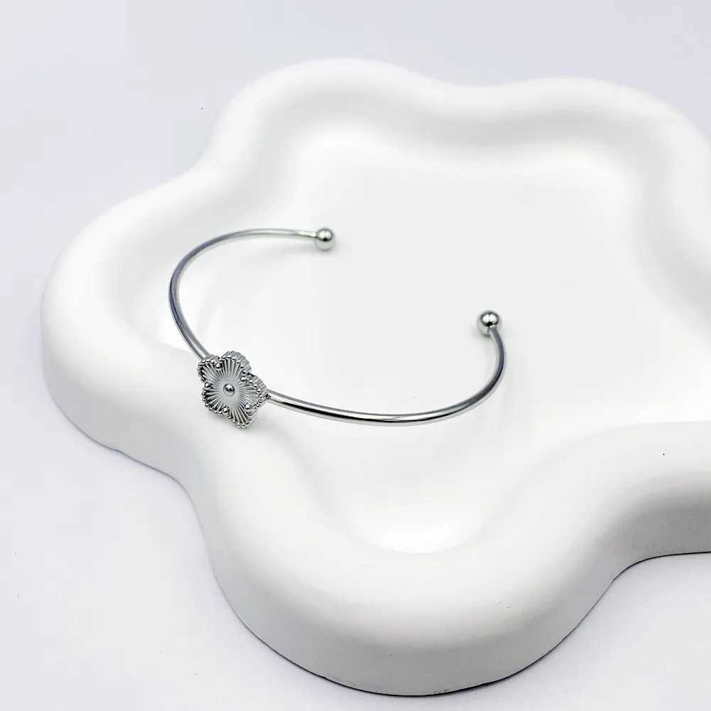 New Stainl Steel Five Flower Cuff Bracelet for Wan Fashion Gold Plated No Fade Bangle Party Jewelry Accories S250912