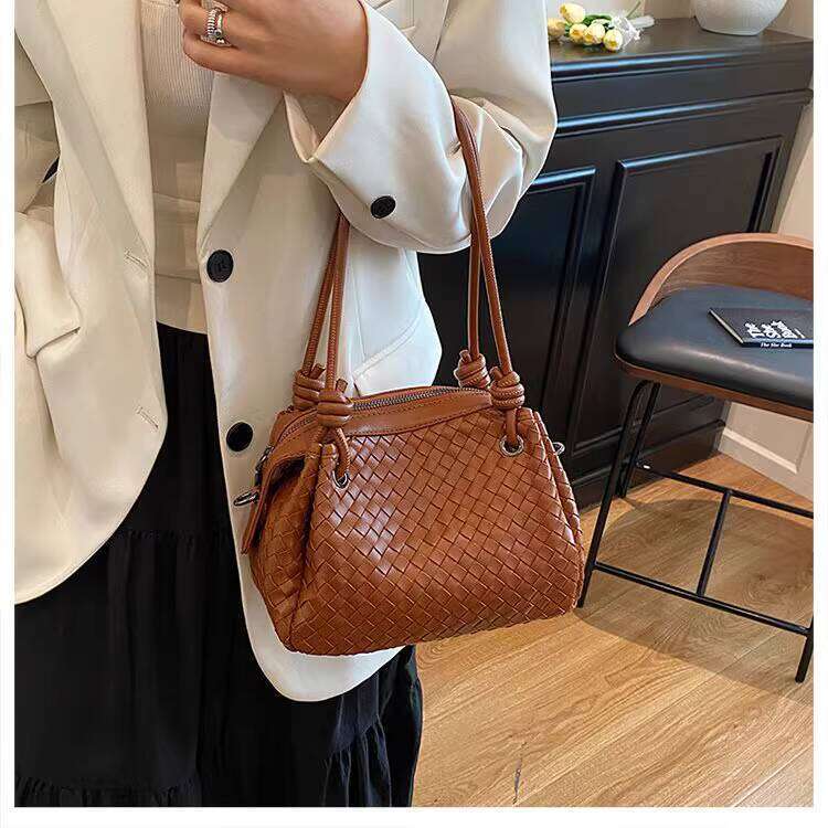 Designer Bag Tote Bag Shoulder Bag Women New Summer Trend Woven Bucket Niche Designer Commuter Handbag Crossbody Bag