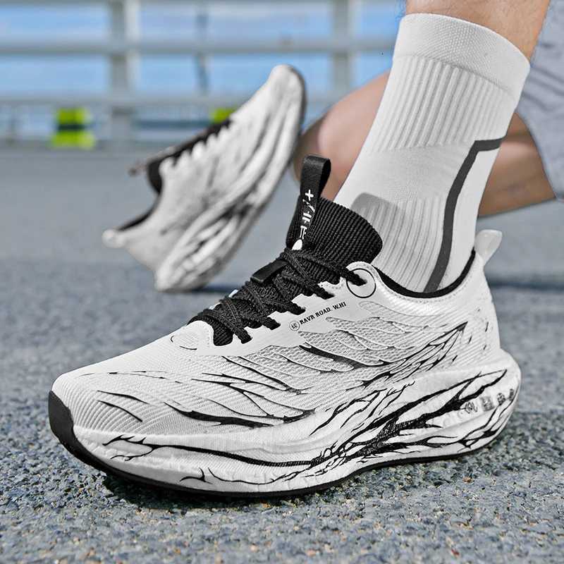 Mens Cushioning Sneakers New Breathable Speed Running Shoes Fluorescent 30 Carbon Plate Women Outdoor Non Slip Jogging Shoes W250912