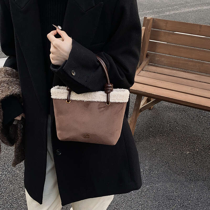 Designer Bag Frosted Plush Bags Fur Crossbody Bags for Women 2025 Winter New Versatile Trendy Crossbody Bag Handheld Bucket Bag