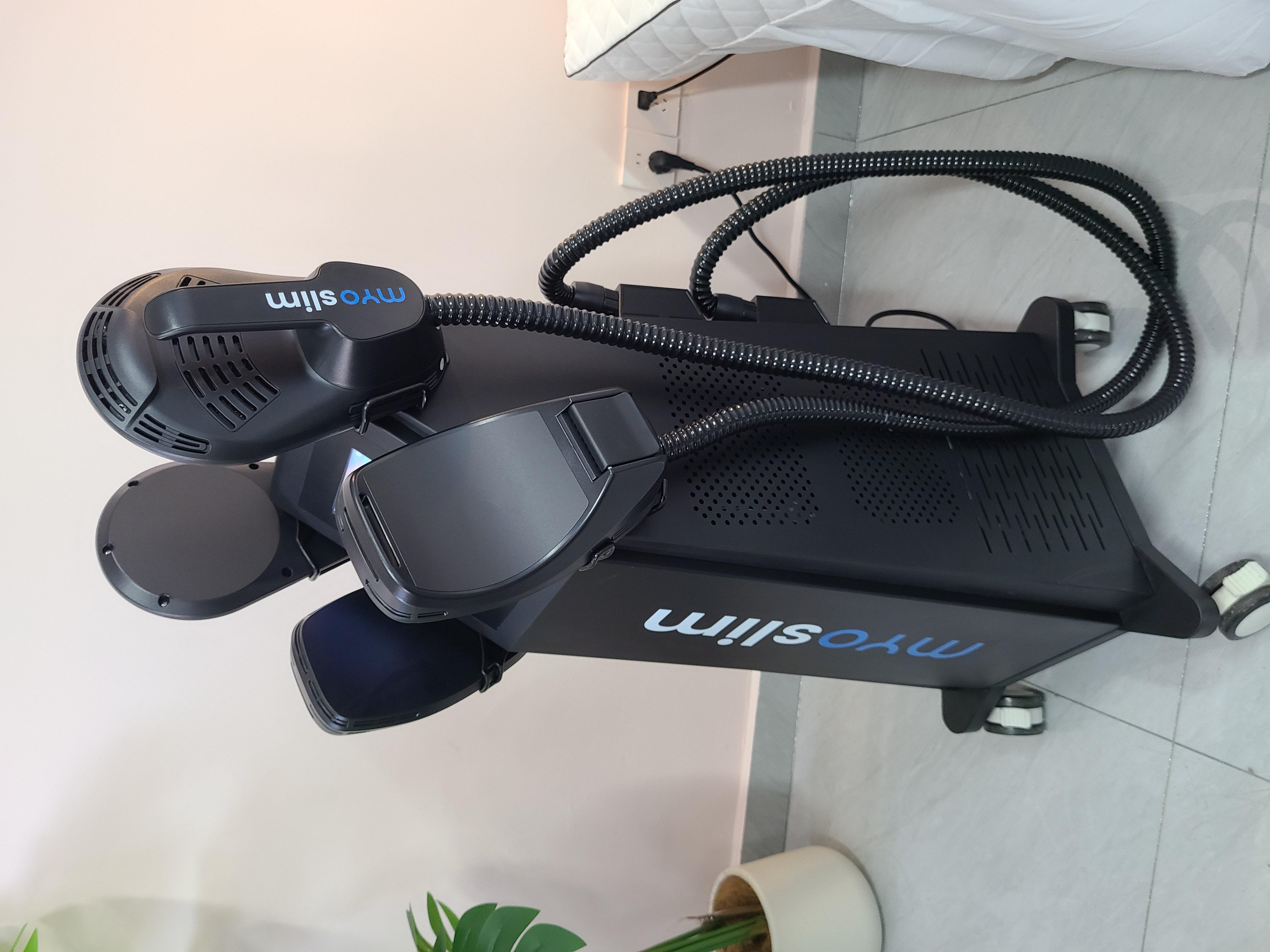 EMS Body Slimming Machine MYOSLIM Professional HI-emt Technology 200HZ For Fat Burning Build Abs and Tighten Skin Beauty Salon Use