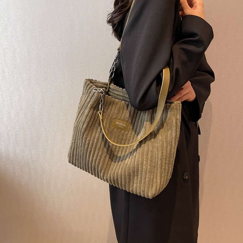 Autumn Winter Large Capacity Corduroy 2025 New Women's Casual Stylish Versatile Shoulder Commuter Tote Bag