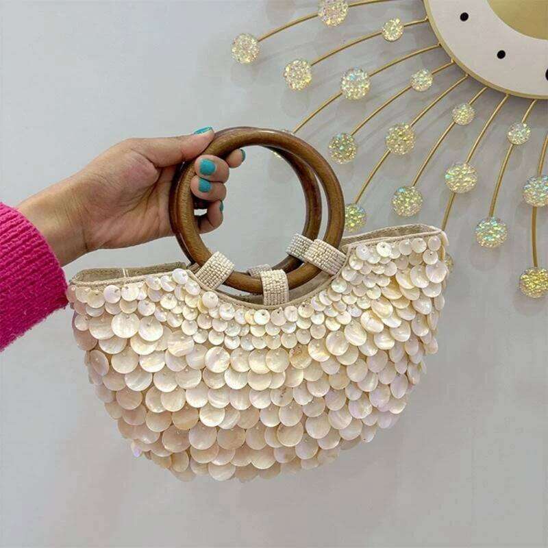Decorative Shell Pattern Evening Purse Practical Wooden Handle And Spacious Interior Design Bohemian Handbag