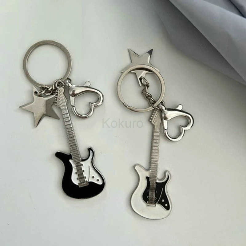 Hot Sale Metal Hiphop Rock Y2K Guitar Keychain With Star Heart Cool Fashion Punk Harajuku Music Keyring Bag Charm Pendant M250912