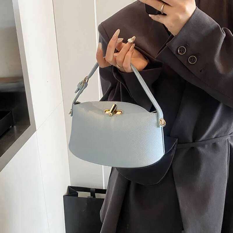 Fashion Handbag Soft Versatile Shoulder Messenger 2025 Super Hot Yellow Portable Bucket Bag Niche Brand Women's