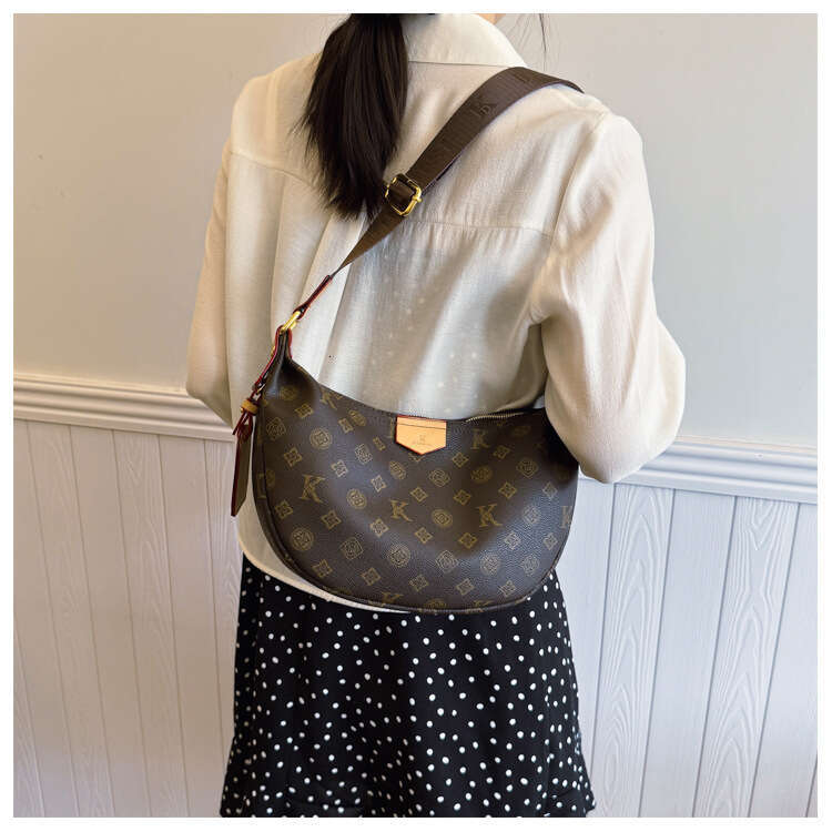 Fashion Women Designer Bag Shoulder Bags Letter Printed 2025 New Large Capacity Dumpling Single Shoulder Crossbody Bag