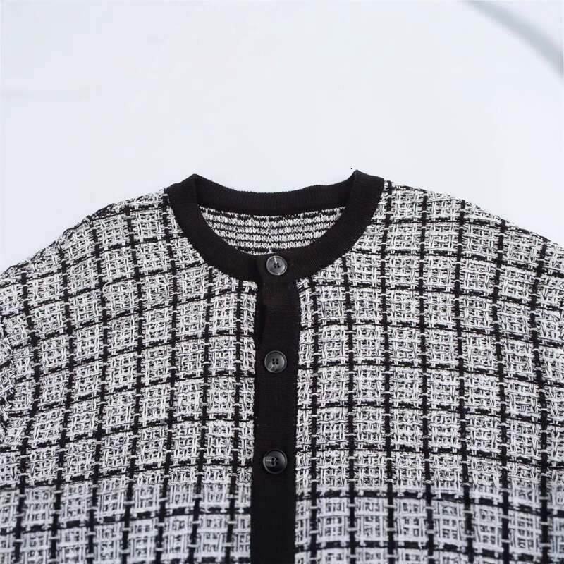 DHEssentials New Knitted Jacket Round Neck Solid Color Loose Pullover Versatile Design Little Chanel Style