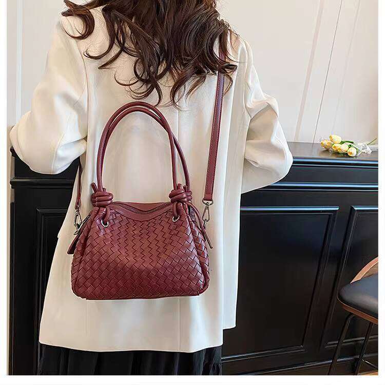 Designer Bag Tote Bag Shoulder Bag Women New Summer Trend Woven Bucket Niche Designer Commuter Handbag Crossbody Bag