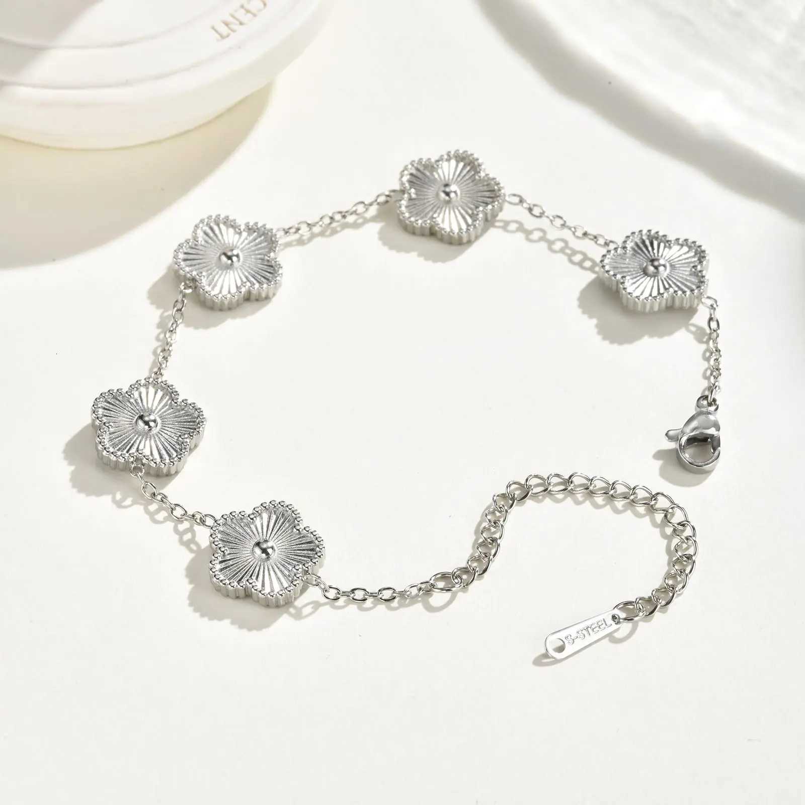 Vnox Stainl Steel Colorf Couple Bracelet For Wan Five Flower Lucky Jewelry statement Gift to rs S250912