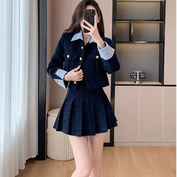 DHEssentials Elegant Socialite High-End Little Chanel Style Suit for Women, Autumn and Winter Korean Style, Thick Woolen Pleated Short Skirt Two-Piece