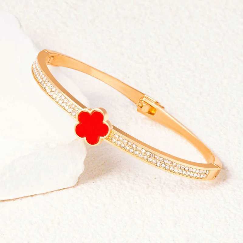 Exquisite Bracelet Plated 2024 FiveLeaved Flower Trend Wens High Gold Quality Inlay Zircon Luxury Open Mouth Bangle S250913