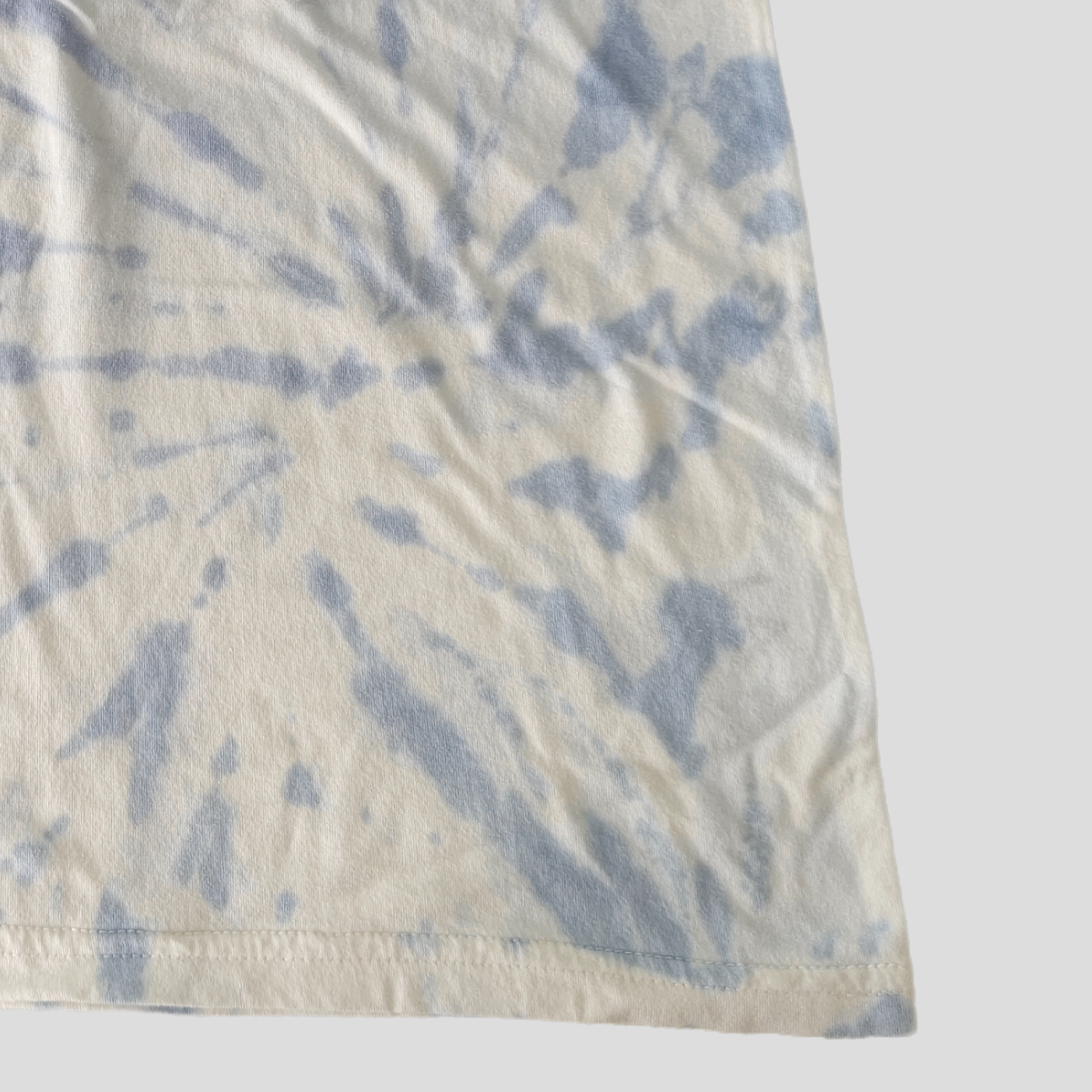 100% cotton boys' T-shirt, traditional tie-dye craftsmanship, fabric pre-washed for softness