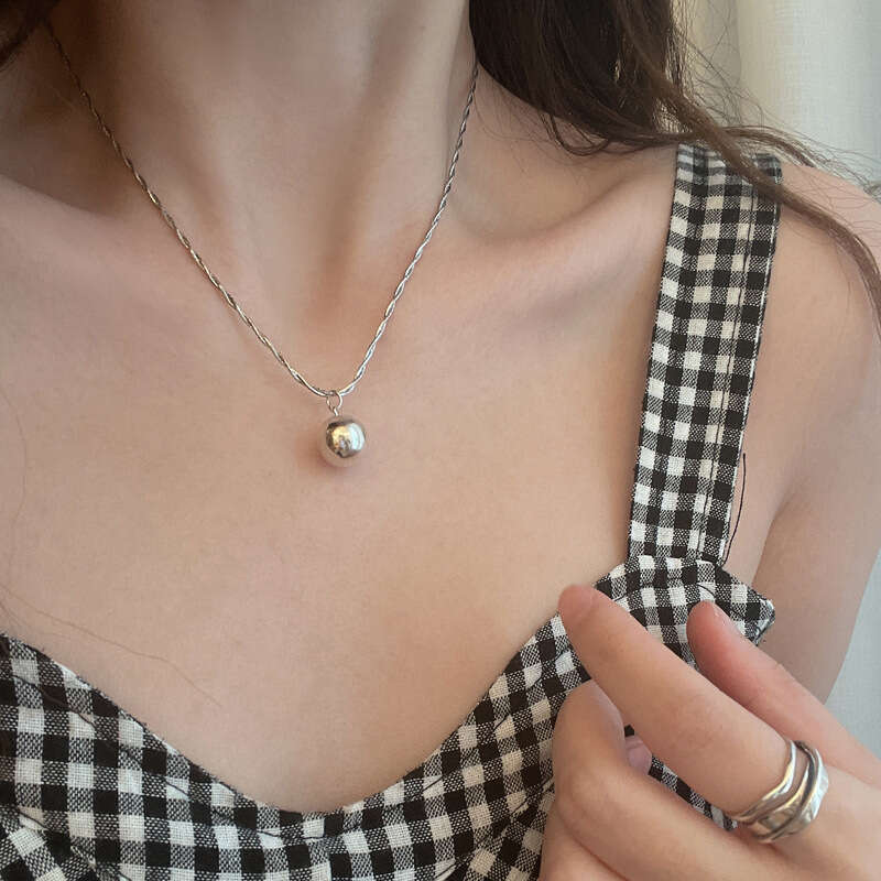 Elegant INS Simple Round Ball Earrings for Women, Niche Design, Light , High-End Fashion Earrings, 2022 New Model