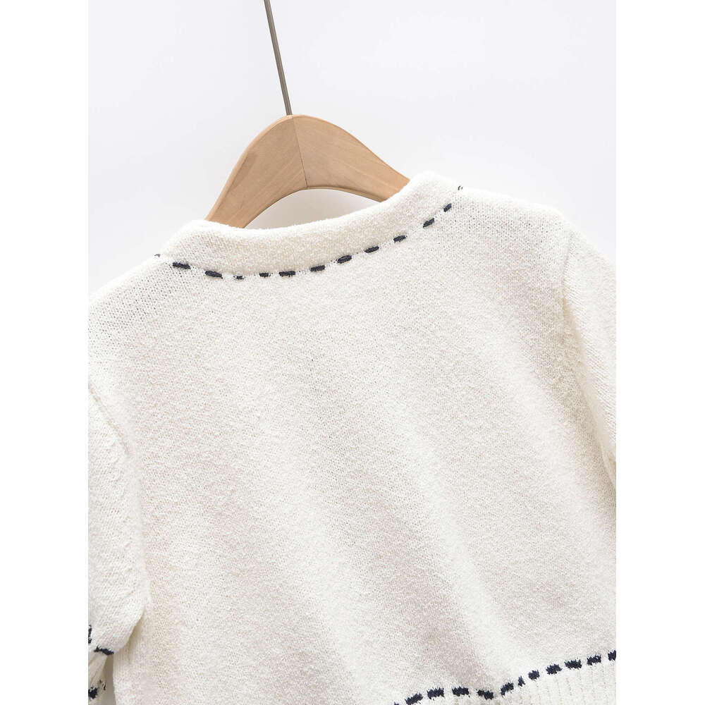 DHEssentials 2025 Spring New French Style Elegant Slim Fit Versatile Stitched Sleeve Knitted Cardigan Short Jacket
