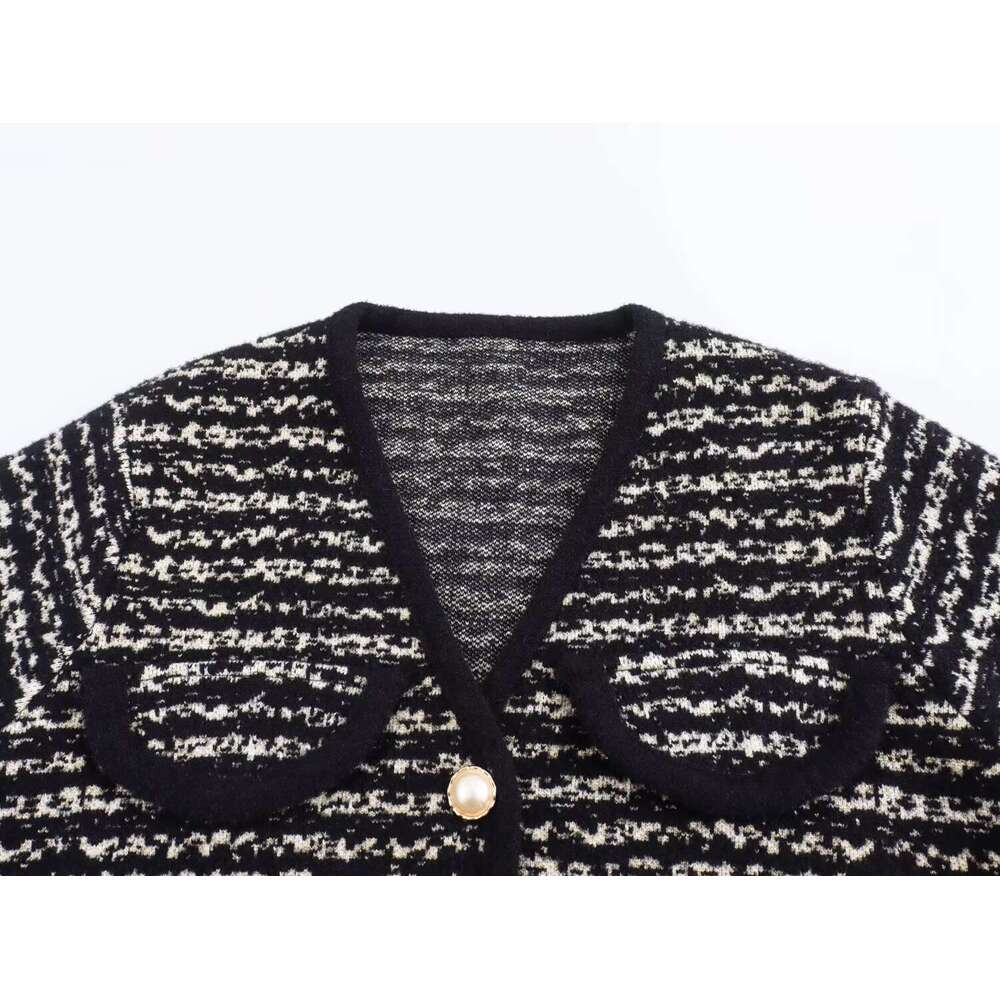 DHEssentials 2025 Autumn New French Style Chanel-inspired Gold Thread V-neck Wave Pattern Knitted Trim Sweater Jacket