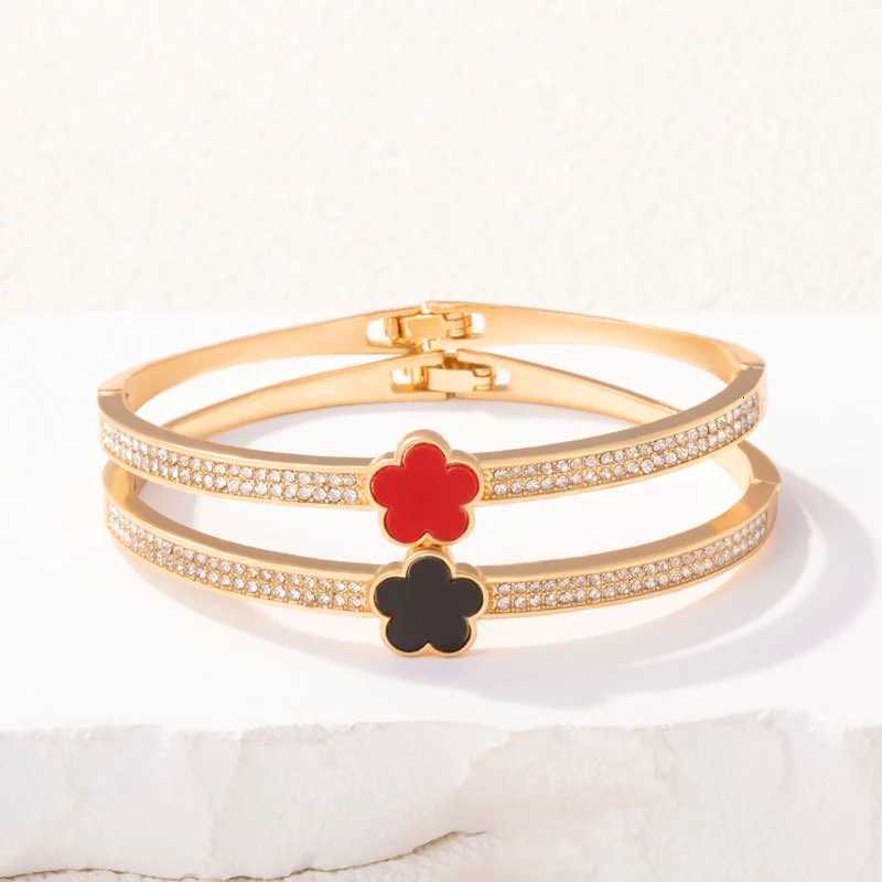 Trend Gold Plated Exquisite FiveLeaved Flower Bracelet Wens High Quality Inlay Zircon Luxury Open Mouth Bangle M251218