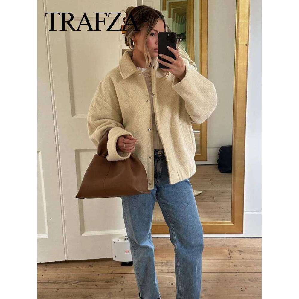 TRAFZA Fashion Women Lamb Woolen Jacket 2025 Vintage Long Sleeves Lapel Pocket Loose Fleece Overcoat Lady High Street Outerwear