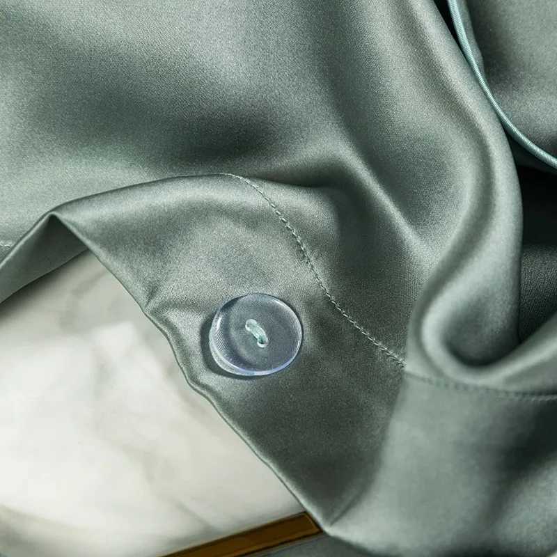 Top Grade Mulberry Silk 4Pcs Luxury Bedding set 22MM Greyish Green Soft Duvet Cover Flat sheet Pillowcases 3pcs set no sheet C250912