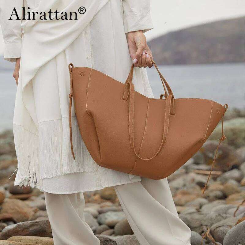 Alirattan 2025 New Womens Tote Casual Fashion Large Capacity Leather Shoulder Bag Shopper Haruku Simple Handbag Sac