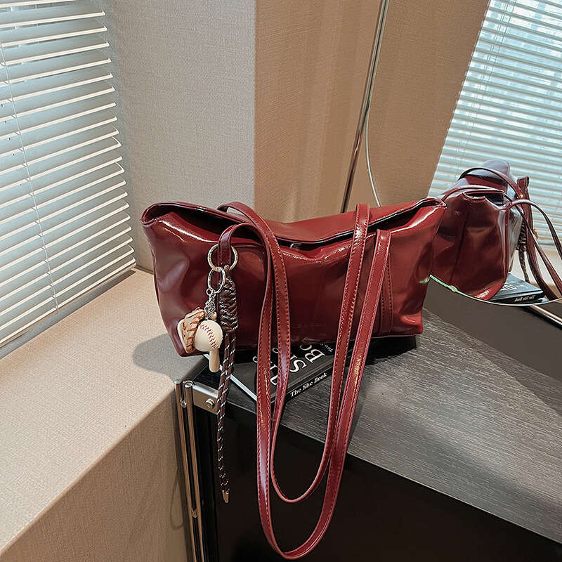 Korean Style Niche Underarm for Women 2025 New Trend Handheld Commuter Simple Designer Bags Large Capacity Shoulder Bag