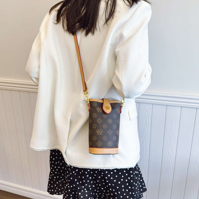 Designer Bag Luxury Bags Fashion Small Bucket Bags for Women 2025 New Vintage Floral Cylinder Phone Small Versatile Shoulder Crossbody Bag