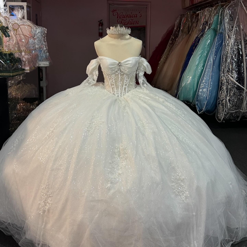 White Shiny Ball Gown Quinceanera Dresses Off The Shoulder Applique Lace Beading Crystal Tull Party Birthday Sweet 16 Dress Vestidos 15 De Anos
