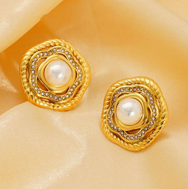 New Titanium Steel for Women INS Style Elegant Niche Design Pearl Studs High-end Rhinestone Earrings