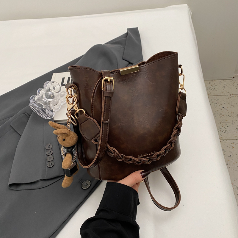 TB BHULAMTE designer bag Milad Retro Luxury bag Handheld Basket Bag for Women Autumn Winter 2025 New Fashion Trendy Bucket Bag Versatile Crossbody Bag