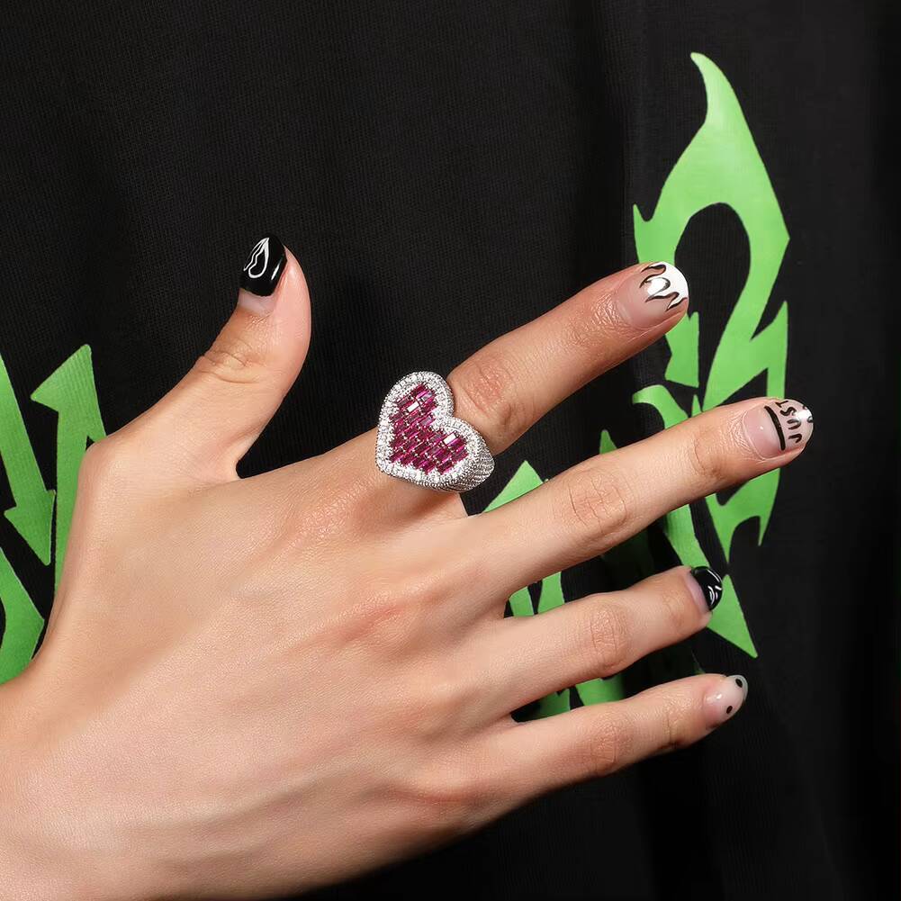 European and American style jewelry street trendsetter high-end rings personalized hip-hop new heart diamond rings cross-border