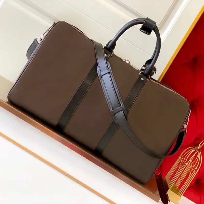 Large Travel Bag Unisex Weekend Bag Designer Handbag Top Travel On Vacation 45 50 55 Cm Carry On Duffel Bags Accessories Luggage Clothes Storage Designer Bag Totes Bag