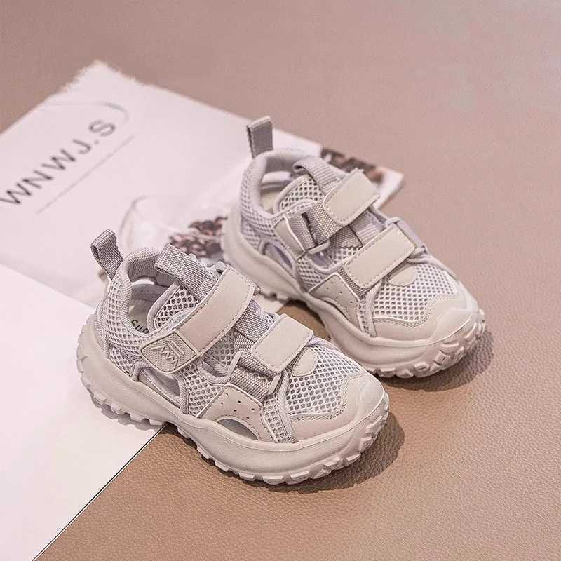 Childrens Sports Shoes 2025 Spring New Hollow Large Childrens Sports Sandals Thick Soles Breathable Casual Shoes for Girls Y250912