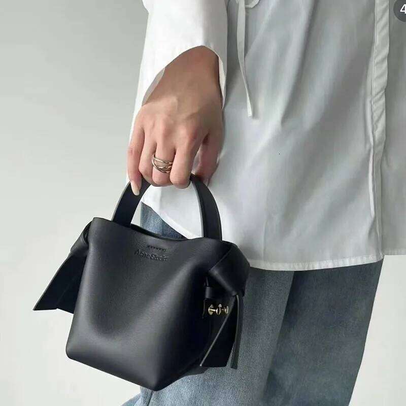 Autumn And Winter New Genuine Leather Women's Simple Design Women Cowhide Shoulder Elegant Versatile Crossbody Bag