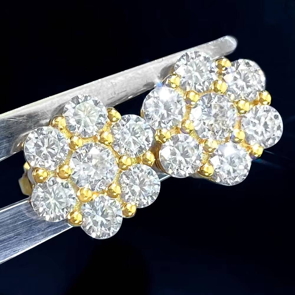 Factory Price 8.6*8.6MM Mossanite Flower Studs Earring 18K Gold Plated 925 Sterling Silver VVS Moissanite Earrings Screw Back