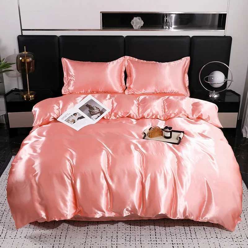 Solid Color Smooth Ice Silk Queen Duvet Cover Set Hotel Luxury Advanced Bedding with Pillowcase Pink Single King Comforter Cover C250912