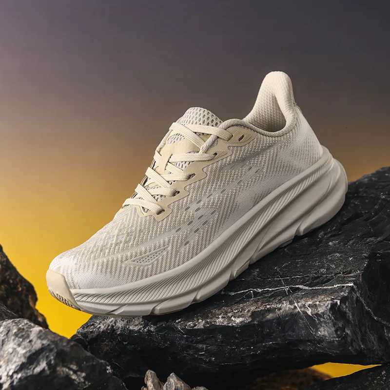 Mens Running Shoes Luxury shoes Couple Outdoor Sneakers Cushioning Breathable Mesh Offroad Trainer Shoes Race NonSlip Fashion W250912