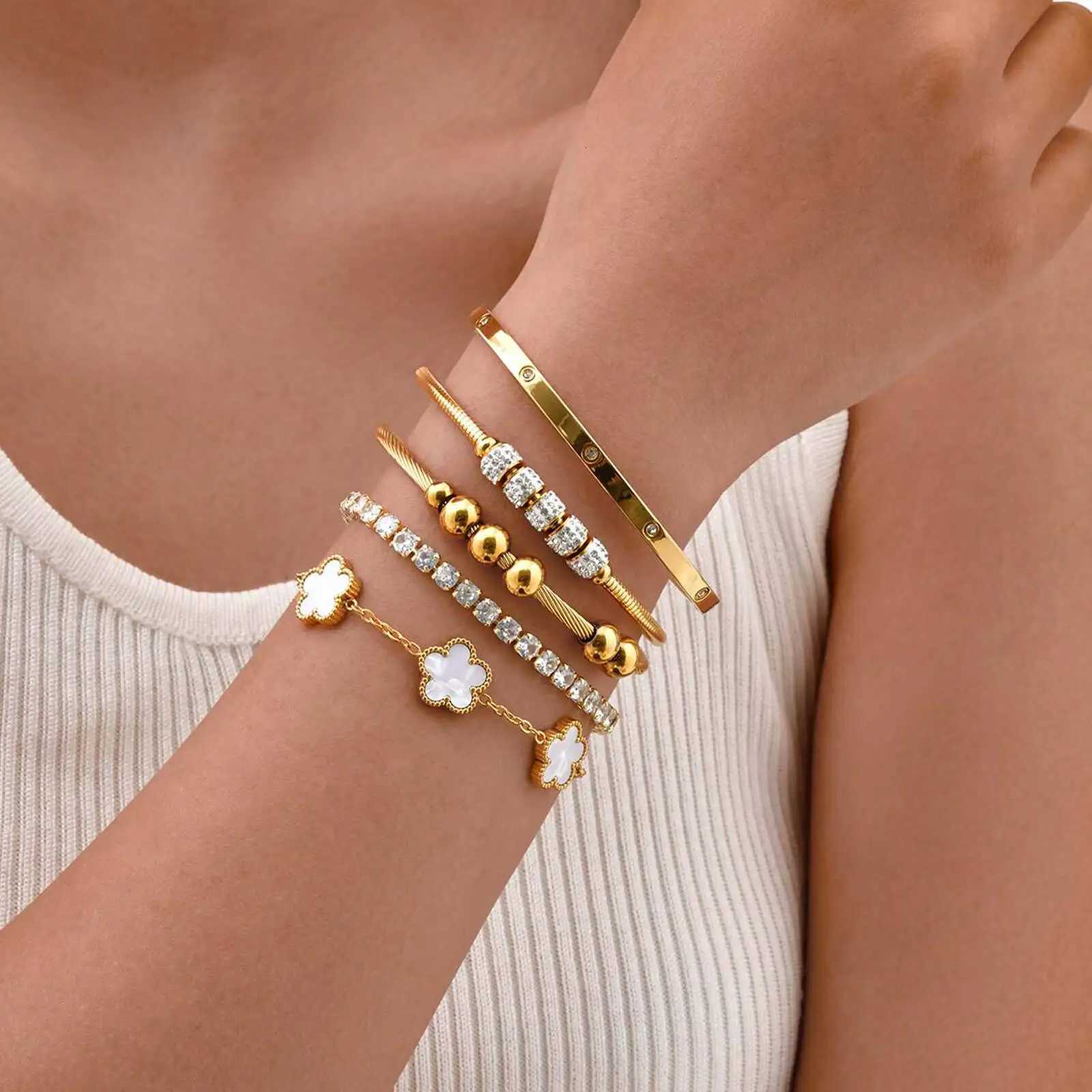 Cubic for Wen Adjustable Luxury Tennis Flower Zirconia Bracelet Bracelets Stackable Friendship Gift S250912 SA998