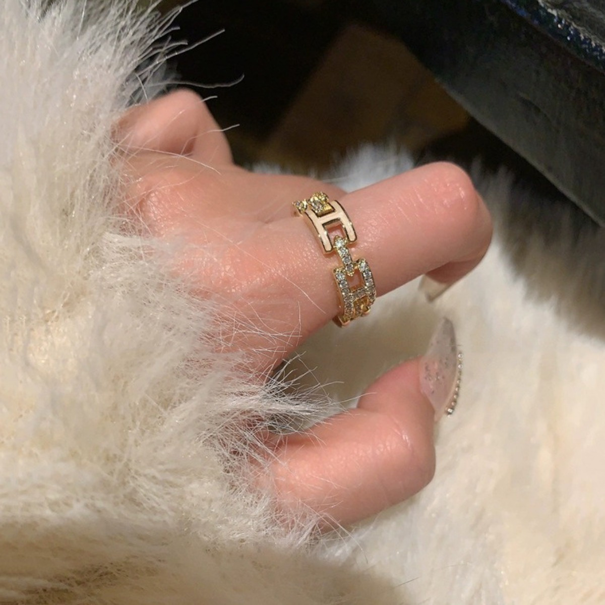 Fine Craft Letter H Light Luxury Enamel First Strong Female Drop Glaze 18CT Gold Advanced Adjustable Size Original Jewelry Designer Ring