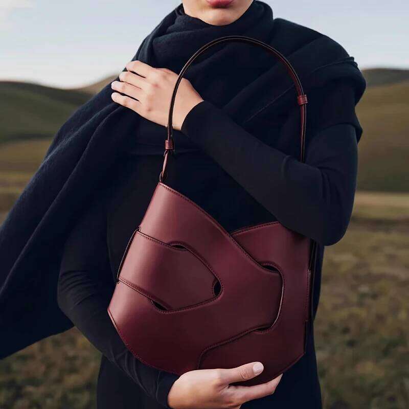 Retro High-End Design For Women's Underarm Foreskin Woven Twisted Bag, Hand-Held Single Shoulder Crossbody Bag