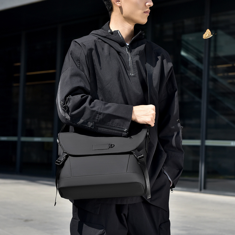 Shoulder Bag Solid Color Texture Water Resistant Large Capacity Designer Bag Luxury Bag Free Shipping Bag Outdoor Sports Casual Commuting Versatile Cr