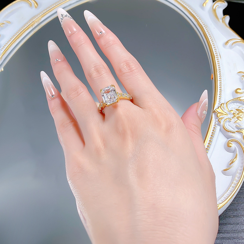 Choucong Ins Top Sell Wedding Rings Luxury Jewelry Genuine 100% 925 Sterling Silver Emerald Cut Lab Moissanite Diamond Gemstones 18K Gold Party Women 