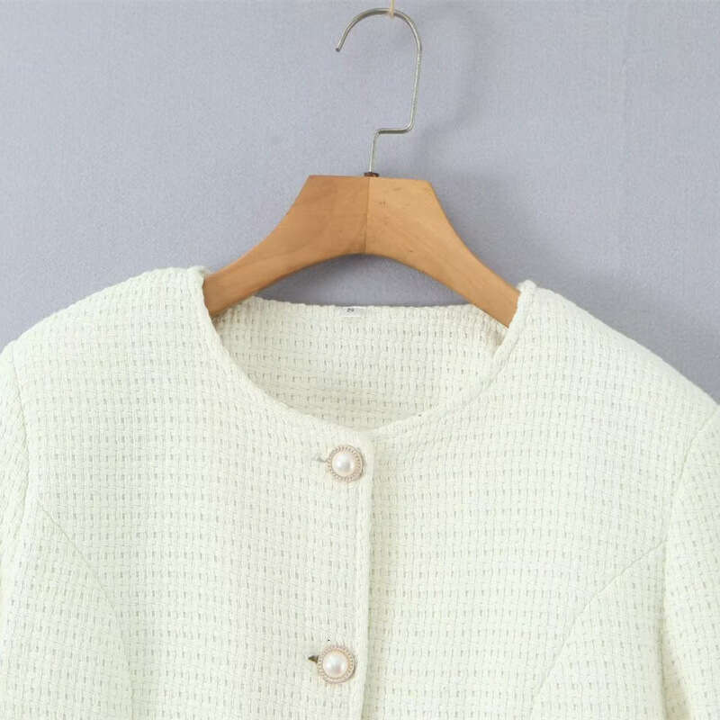 DHEssentials 2025 Autumn New Style Chanel-Inspired Solid Color Versatile Coarse Woven Quilted Cotton Round Neck Jacket for Women