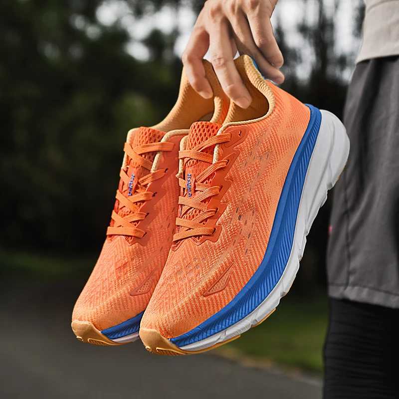 Mens Running Shoes Luxury shoes Couple Outdoor Sneakers Cushioning Breathable Mesh Offroad Trainer Shoes Race NonSlip Fashion W250912