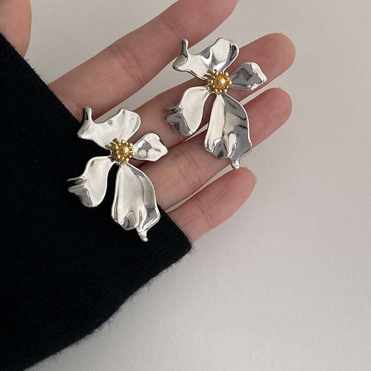 Mirror Flower Sier Needle Design Metal Petal High-end Fashionable Elegant Earrings