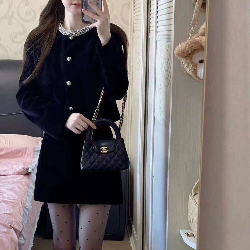 DHEssentials Two-Piece Set 2025 Autumn New High-End Hepburn Style Elegant Short Jacket High-Waisted Skirt for Women