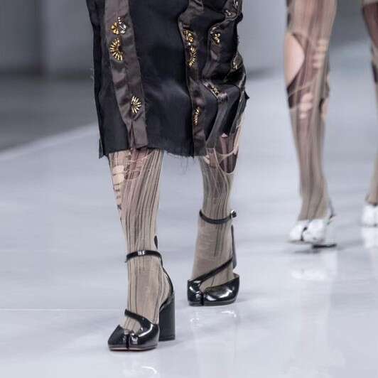 Style 8CM Tabi Split Toe Shoes Pig One-Strap Buckle Horse Heel Sheep Hoof Women's High Heels