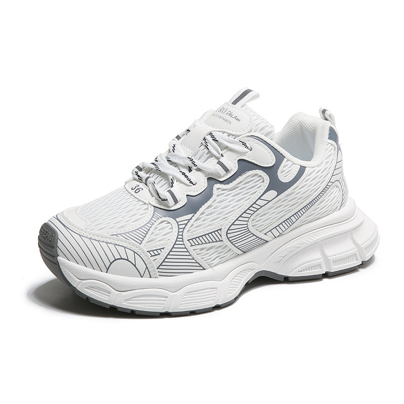 hot Free shipping designer Running Shoes for woman sport outdoor vintage Breathable Athleisure trainer black white Casual Shoes