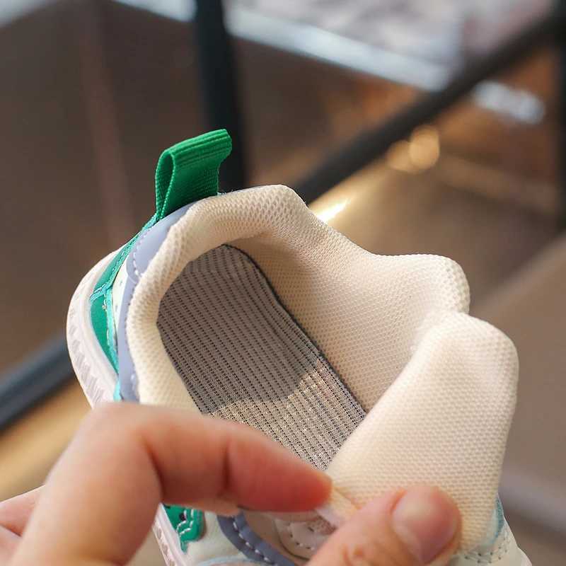 Childrens Baby Walking Shoes 06 Years Old Pink Soft Lightweight Boys Girls Single Shoes Four Seasons Green Cute Kids Sneakers Y250912