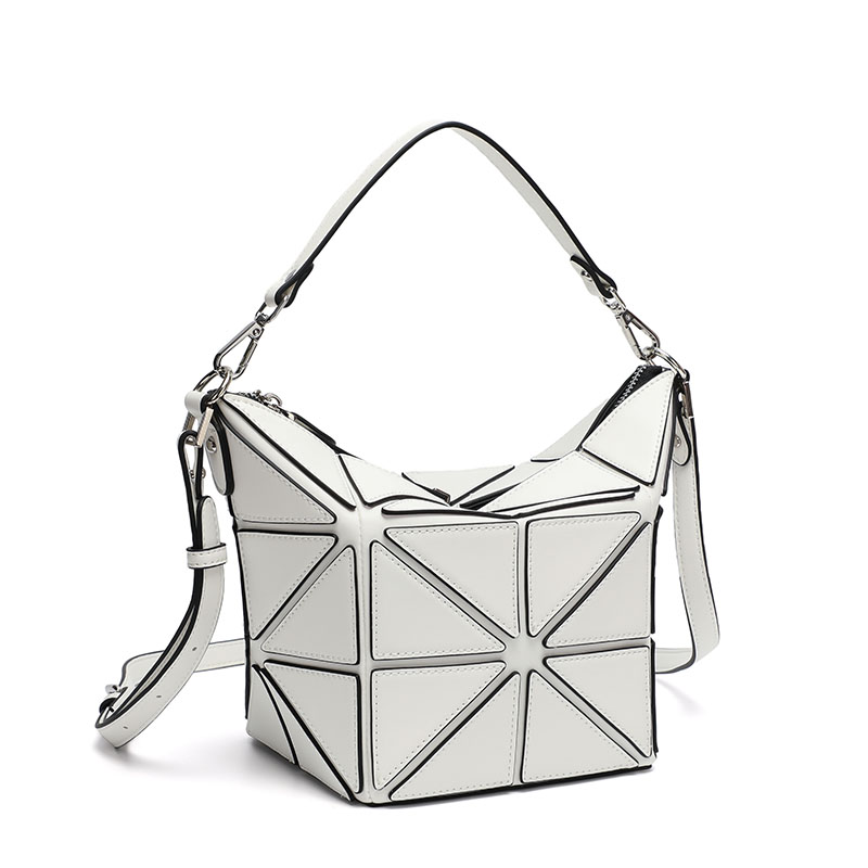 Niche design bucket bag 2025 new fashion shoulder messenger bag high-end geometric splicing commuter women's bag